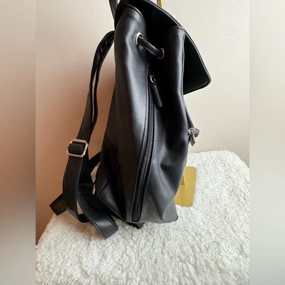 Nine West Black Faux Leather Backpack Women's Adjustable Drawstring Flap Bag